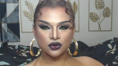 Snapshot of yourtrannyqueenxxx chatting on April 3, 10:19 pm Anastacia Grey online show from April 3, 10:19 pm