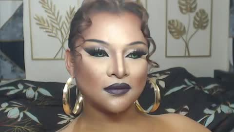 Snapshot of yourtrannyqueenxxx chatting on April 16, 12:00 am Anastacia Grey online show from April 16, 12:00 am