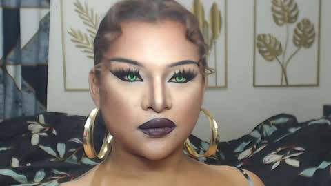 Snapshot of yourtrannyqueenxxx chatting on April 24, 10:12 pm Anastacia Grey online show from April 24, 10:12 pm