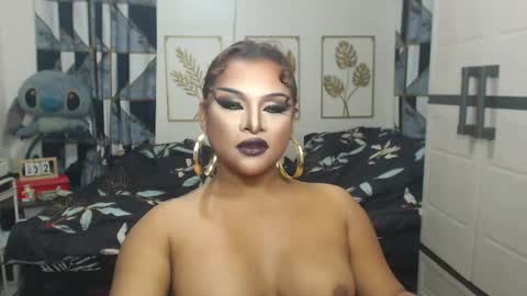 Snapshot of yourtrannyqueenxxx chatting on May 1, 9:41 pm Anastacia Grey online show from May 1, 9:41 pm