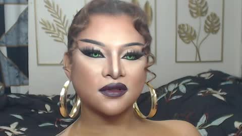 Snapshot of yourtrannyqueenxxx chatting on May 7, 11:54 pm Anastacia Grey online show from May 7, 11:54 pm