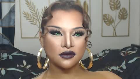 Snapshot of yourtrannyqueenxxx chatting on May 12, 10:51 pm Anastacia Grey online show from May 12, 10:51 pm