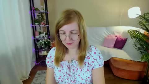 Snapshot of youruniverser chatting on September 9, 10:26 am Alice online show from September 9, 10:26 am