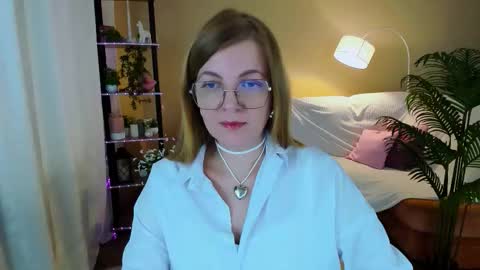 Snapshot of youruniverser chatting on October 3, 10:12 am Alice online show from October 3, 10:12 am