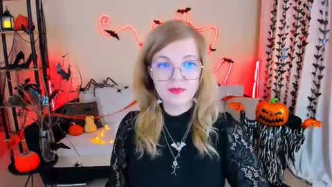 Snapshot of youruniverser chatting on October 23, 10:58 am Alice online show from October 23, 10:58 am