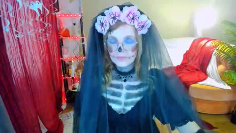 Snapshot of youruniverser chatting on October 31, 7:31 am Alice online show from October 31, 7:31 am