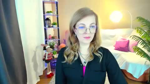 Snapshot of youruniverser chatting on November 23, 9:20 am Alice online show from November 23, 9:20 am