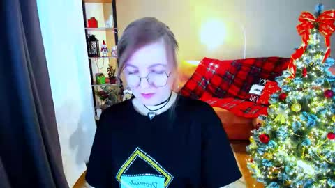 Snapshot of youruniverser chatting on January 10, 9:33 am Alice online show from January 10, 9:33 am