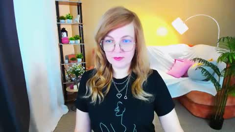 Snapshot of youruniverser chatting on February 9, 9:24 am Alice online show from February 9, 9:24 am