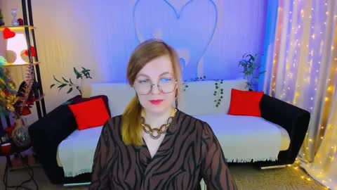 Alice online show from May 2, 9:25 am