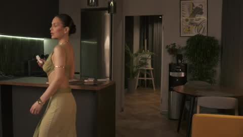 youur_sweetheart online show from April 3, 2:15 pm