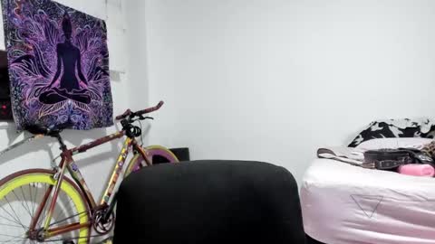 Snapshot of youwishtobeme chatting on February 5, 1:04 am elizabeth ju online show from February 5, 1:04 am