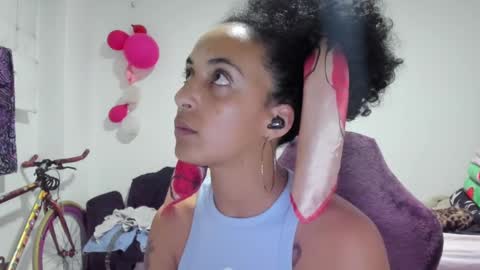 Snapshot of youwishtobeme chatting on February 27, 11:48 pm elizabeth ju online show from February 27, 11:48 pm