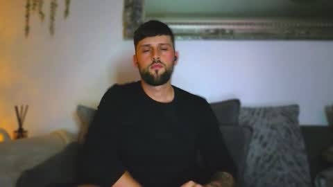 youzername2 online show from December 22, 11:57 pm