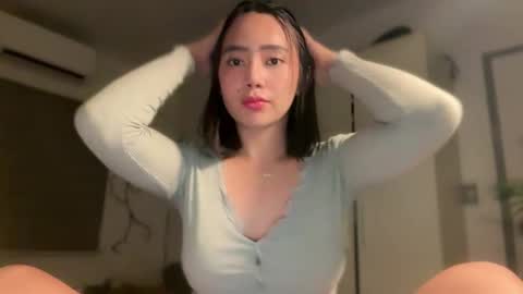 Snapshot of yowginethegreat chatting on January 19, 10:19 am YowgineTheGreat online show from January 19, 10:19 am