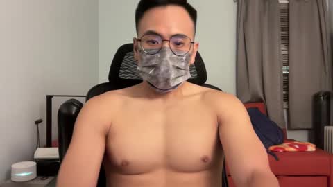 Snapshot of yrubber chatting on September 11, 4:23 am YellowRubber online show from September 11, 4:23 am