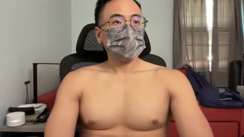 Snapshot of yrubber chatting on September 15, 9:15 pm YellowRubber online show from September 15, 9:15 pm