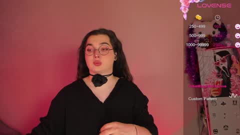 Snapshot of ysabell_viveris chatting on December 24, 11:17 am Ysabell online show from December 24, 11:17 am