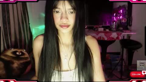 Snapshot of ysera_cb chatting on November 5, 10:04 am Lilith online show from November 5, 10:04 am