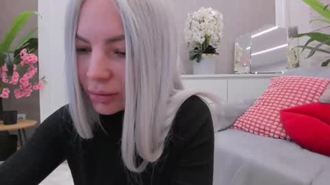 Snapshot of yssaacher chatting on March 29, 7:30 am Crazy P online show from March 29, 7:30 am