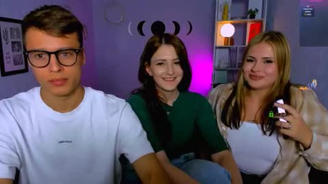 yudji_boy online show from September 12, 7:14 pm