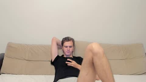 Yue Lang and Samm online show from October 9, 6:39 pm