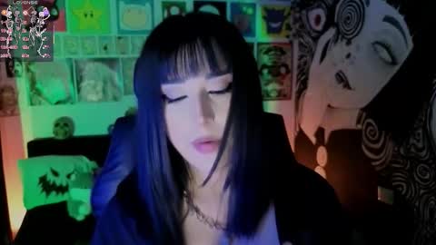    rawr   Anne Independent model      online show from October 23, 10:30 pm