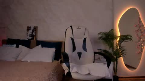 Snapshot of yukiluna1 chatting on June 17, 1:45 pm Yuki online show from June 17, 1:45 pm
