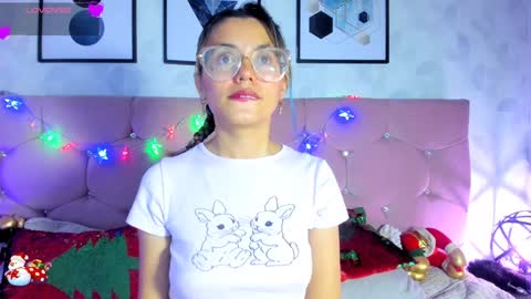 Snapshot of yukki_kuran chatting on December 21, 6:02 pm Yukki Kuran online show from December 21, 6:02 pm