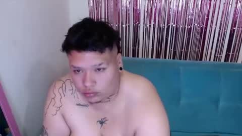 Snapshot of yulandval chatting on February 14, 4:59 pm yul and val couple online show from February 14, 4:59 pm