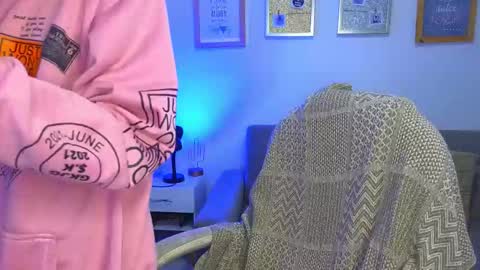 yulian_vasquez online show from December 3, 12:25 pm