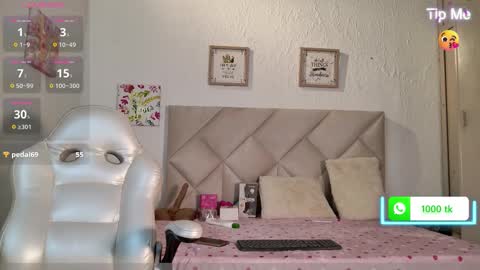 Snapshot of yuliana_milleer chatting on October 22, 8:19 pm Yuliana online show from October 22, 8:19 pm