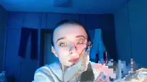 Snapshot of yuliastar chatting on December 20, 9:44 pm Yuliia online show from December 20, 9:44 pm