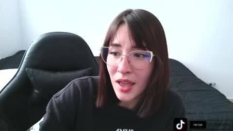 Yulienne online show from October 6, 9:23 pm