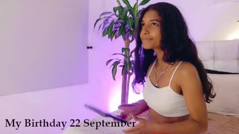 yuliethpetite online show from September 13, 7:57 pm