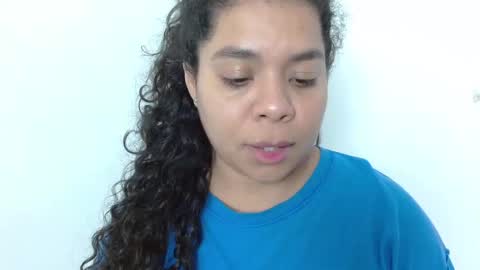 Snapshot of yulissa18 chatting on March 9, 3:32 am Yuli and SaraIndependent model online show from March 9, 3:32 am