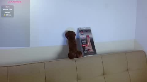 Yuli and SaraIndependent model online show from January 9, 2:36 am