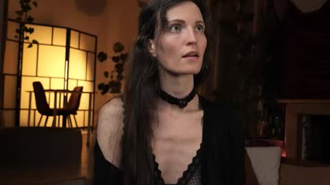 yulla dao online show from November 15, 5:31 pm