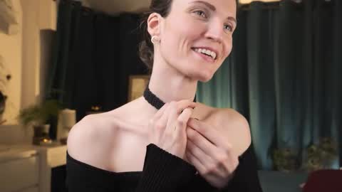 yulla dao online show from March 7, 7:00 pm