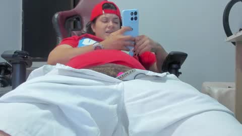 Snapshot of yumandsay chatting on September 11, 2:28 pm Snowflake online show from September 11, 2:28 pm