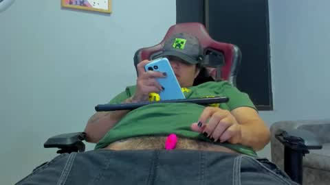 Snapshot of yumandsay chatting on September 21, 3:46 pm Snowflake online show from September 21, 3:46 pm