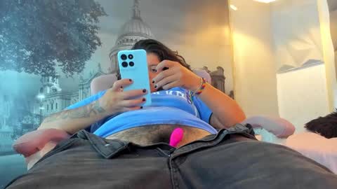 Snapshot of yumandsay chatting on September 30, 10:59 pm Snowflake online show from September 30, 10:59 pm