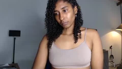 Snapshot of yumchocolate777 chatting on March 10, 8:41 am yumchocolate777 online show from March 10, 8:41 am