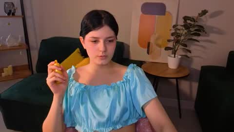 Snapshot of yumeko_tan chatting on March 7, 2:14 pm Yumi online show from March 7, 2:14 pm