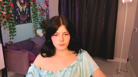 Snapshot of yumeko_tan chatting on April 5, 1:52 pm Yumi online show from April 5, 1:52 pm