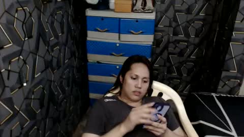 yumi online show from April 27, 12:52 am