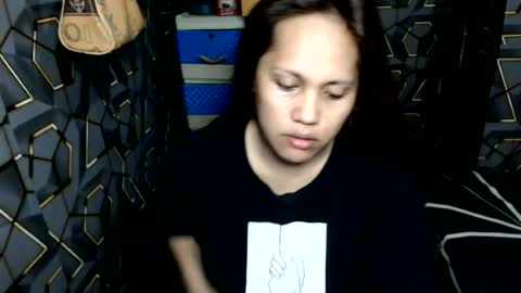 Snapshot of yumi_white chatting on June 18, 11:47 am yumi online show from June 18, 11:47 am