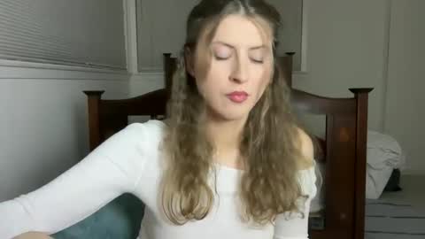 yumiandwolf online show from November 17, 11:54 pm