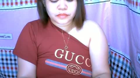 Snapshot of yumie_pussyx chatting on June 23, 9:35 pm Yumie online show from June 23, 9:35 pm