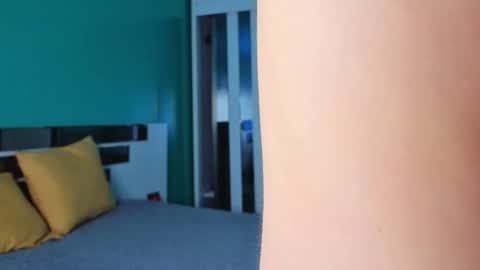 Yumi online show from December 17, 5:57 am